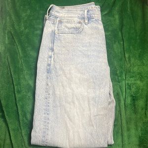 American Eagle light wash mom jeans